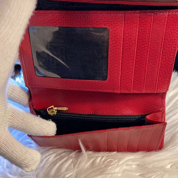 Metrocity Women Wallet in Red - Picture 6 of 12